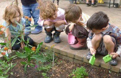 children gardening